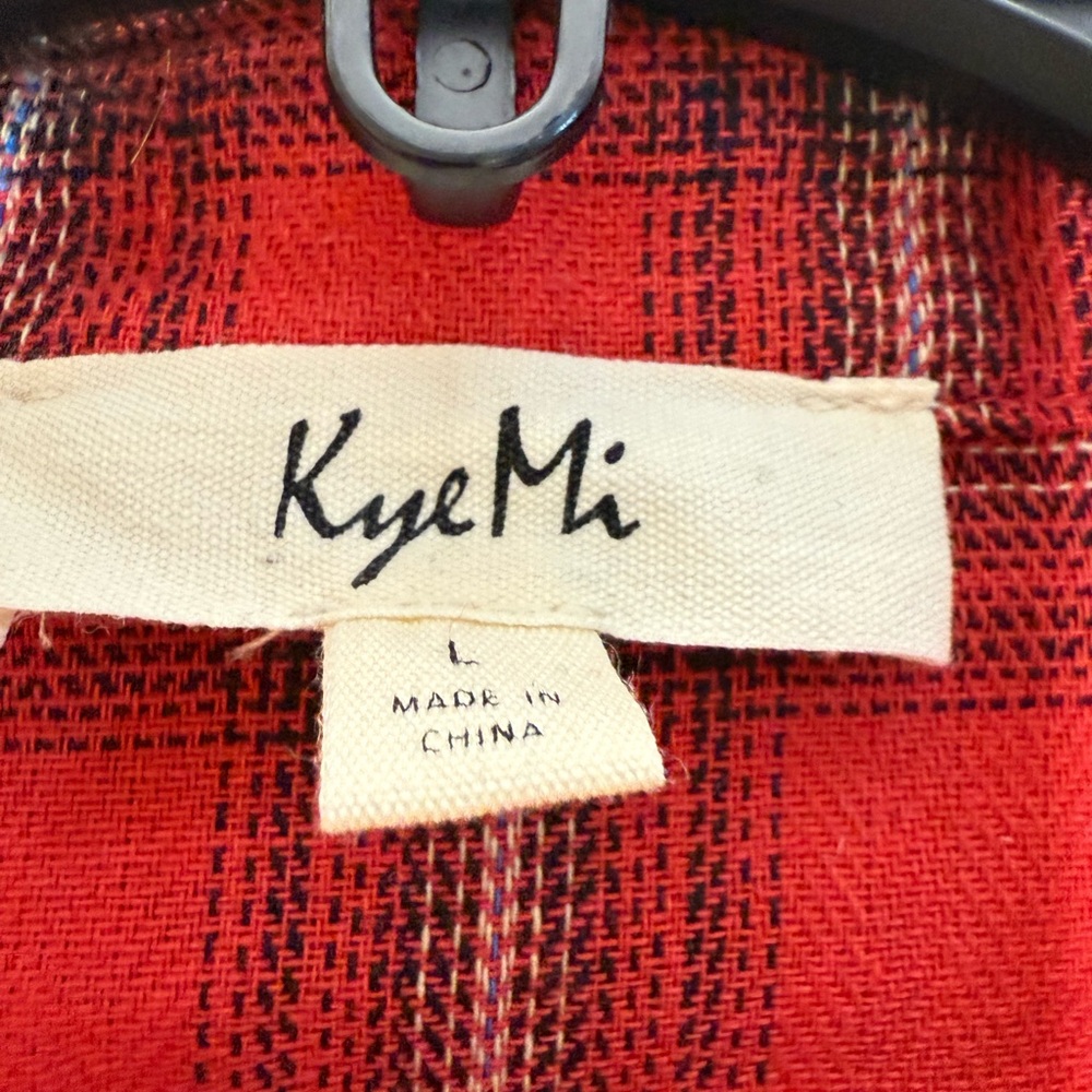 Kye Mi Women’s Oversized Style‎ Red Plaid Button-Up Shirt - Picture 3 of 8